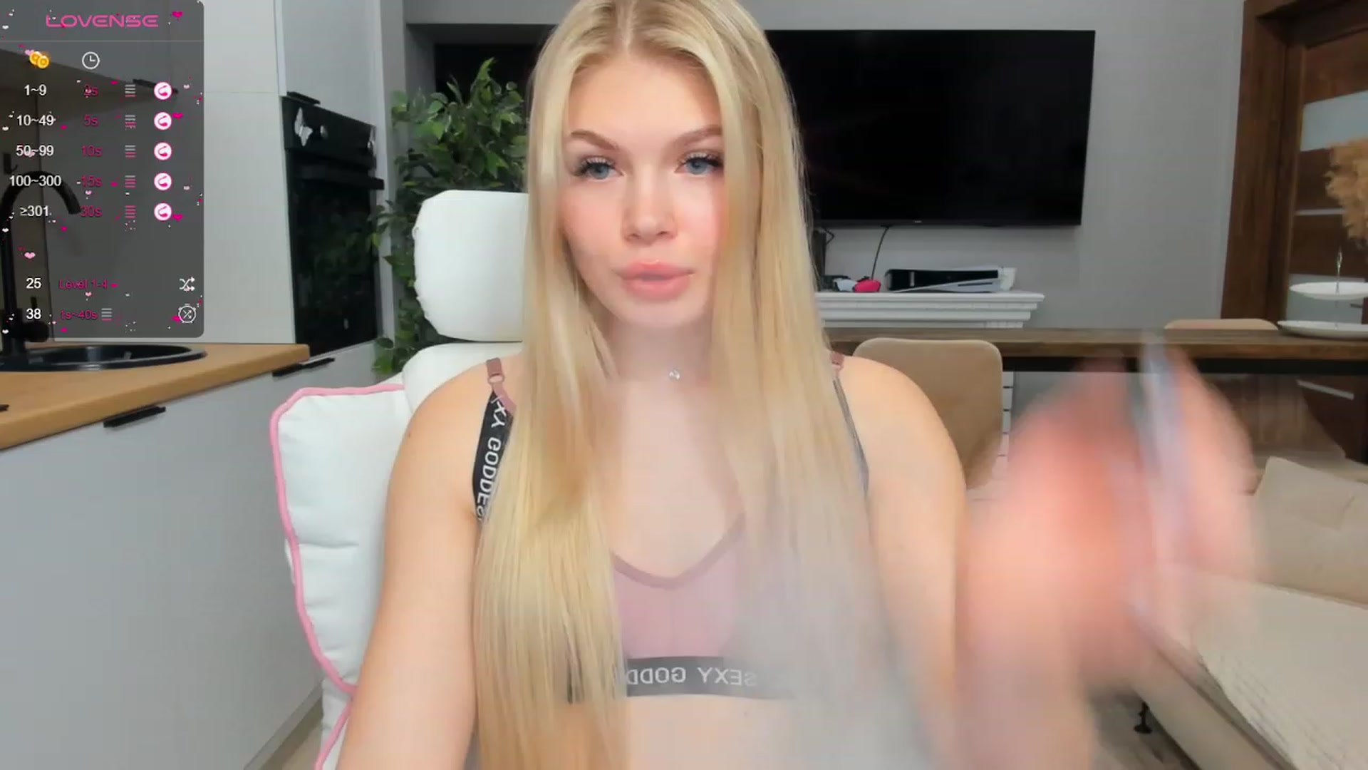 Gallery image thumbnail from Effie_Cute's myfreecams stream on, 01/31/2024, 14:47 image 19 of 20