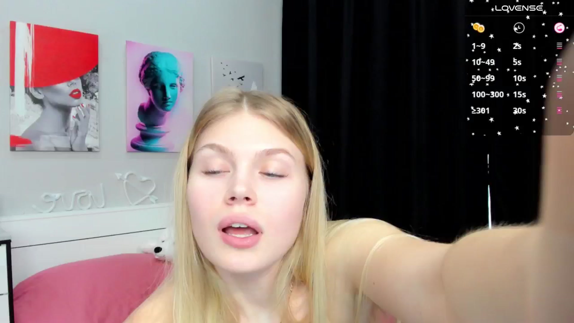 Gallery image thumbnail from Effie_Cute's myfreecams stream on, 11/11/2024, 10:04 image 18 of 20