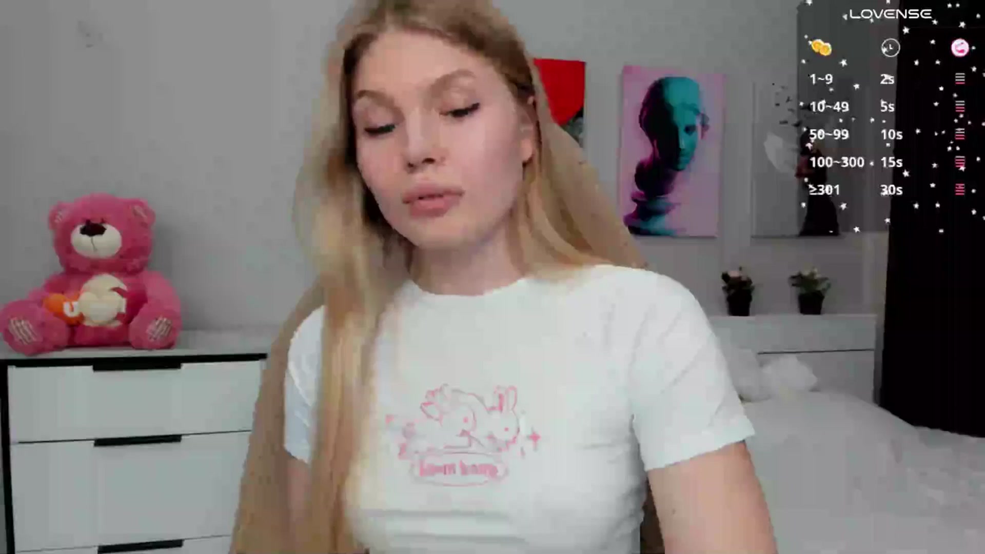 Gallery image thumbnail from Effie_Cute's myfreecams stream on, 11/22/2024, 09:56 image 13 of 20