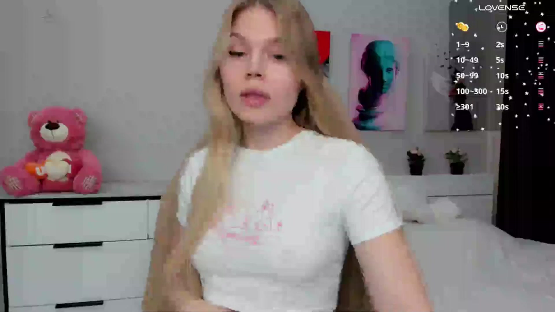 Gallery image thumbnail from Effie_Cute's myfreecams stream on, 11/22/2024, 09:56 image 12 of 20