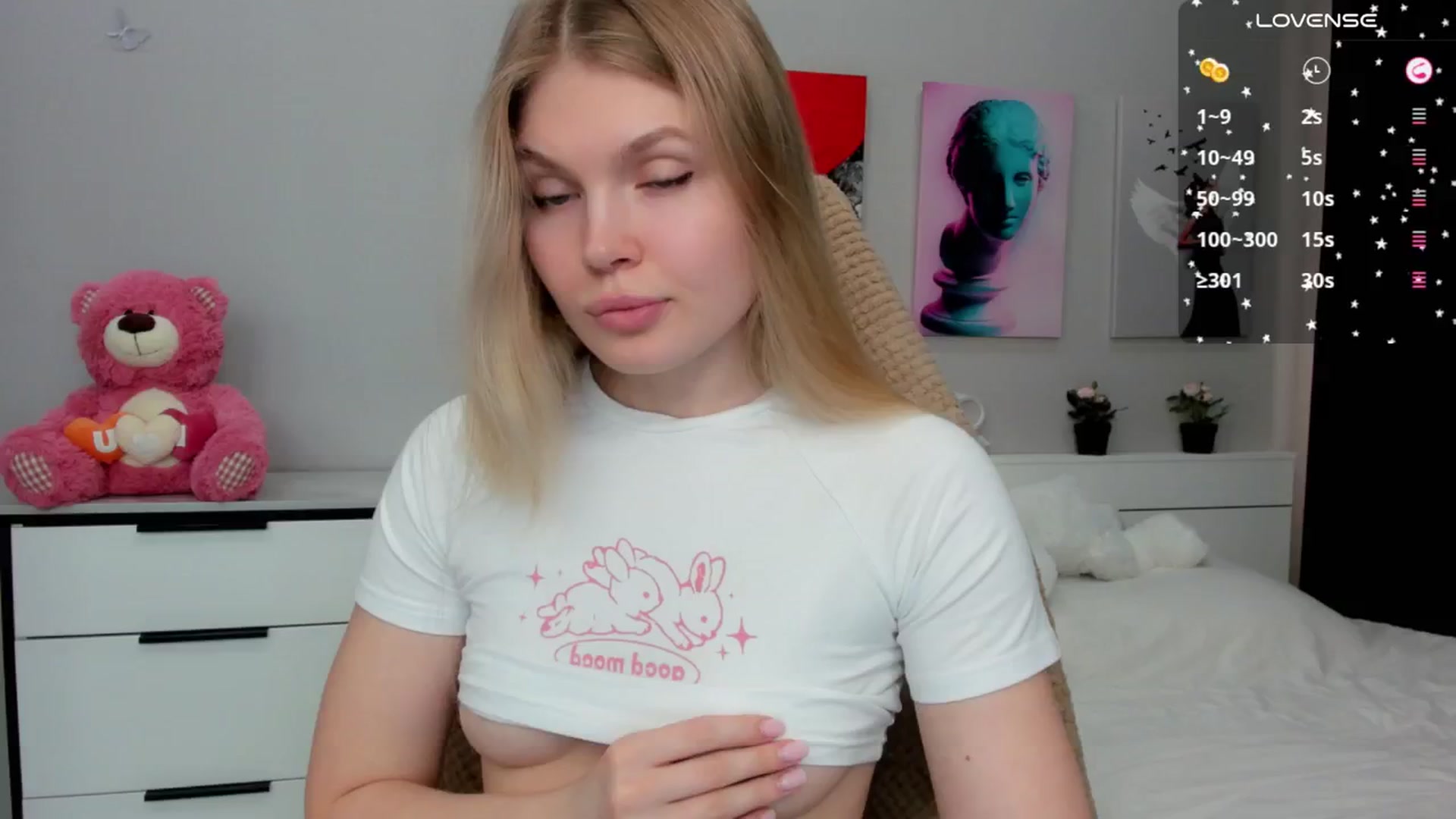 Gallery image thumbnail from Effie_Cute's myfreecams stream on, 11/22/2024, 09:56 image 8 of 20