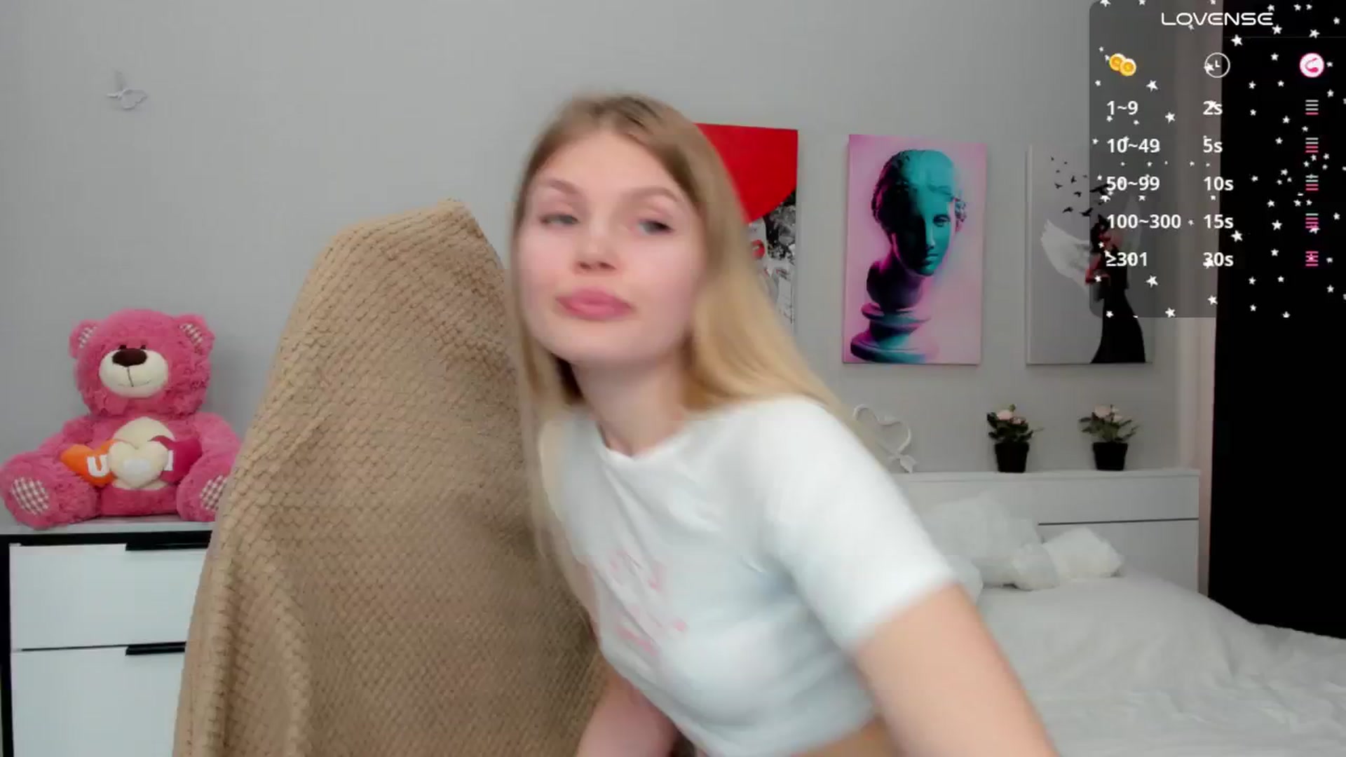 Gallery image thumbnail from Effie_Cute's myfreecams stream on, 11/22/2024, 09:56 image 6 of 20
