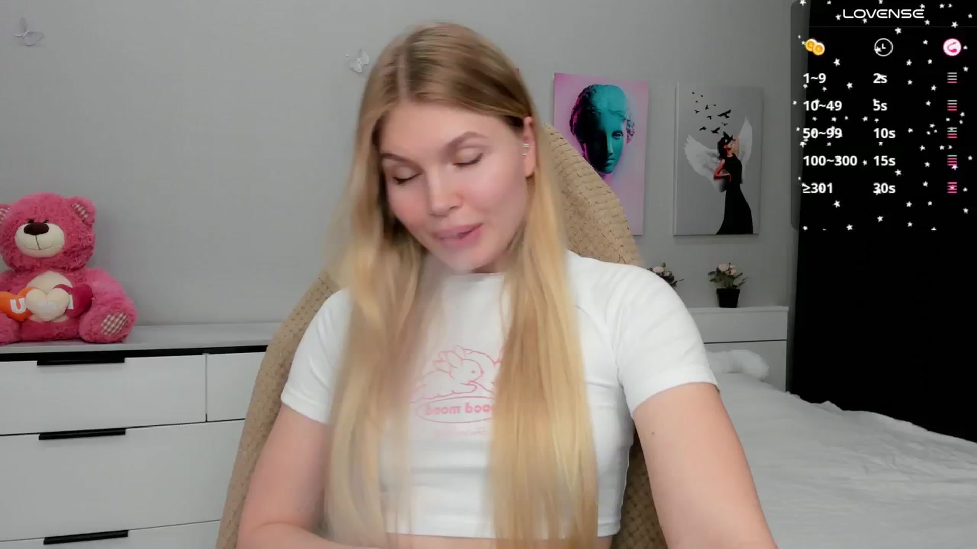 Gallery image thumbnail from Effie_Cute's myfreecams stream on, 11/22/2024, 17:00 image 3 of 20