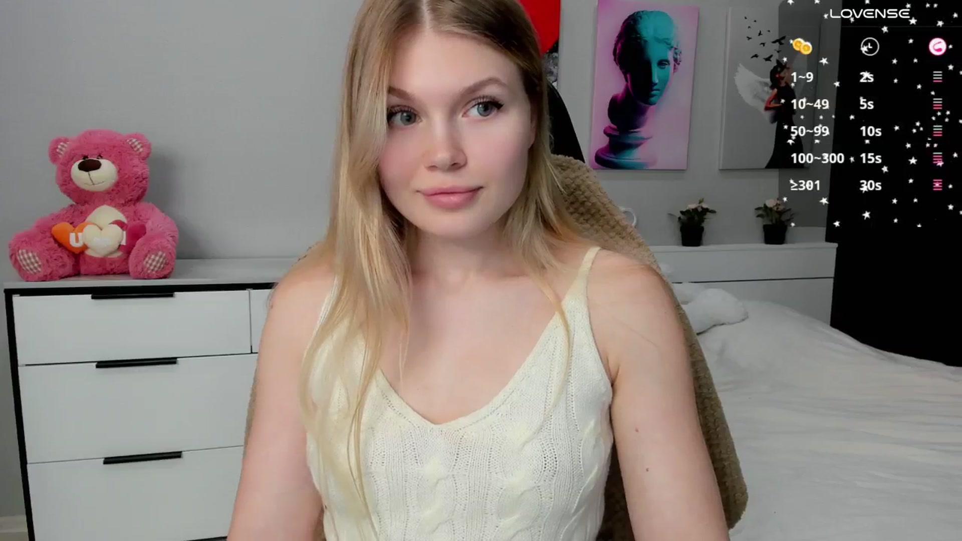 Gallery image thumbnail from Effie_Cute's myfreecams stream on, 11/26/2024, 11:31 image 16 of 20