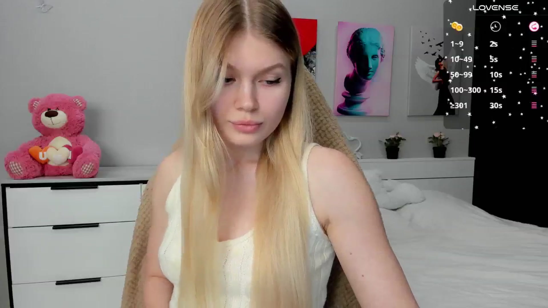 Gallery image thumbnail from Effie_Cute's myfreecams stream on, 11/26/2024, 11:31 image 4 of 20