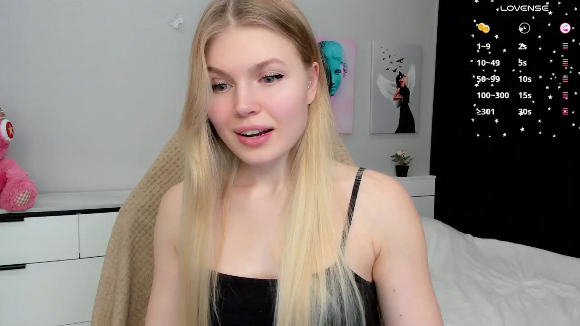 Gallery image thumbnail from Effie_Cute's myfreecams stream on, 12/02/2024, 09:06 image 12 of 20