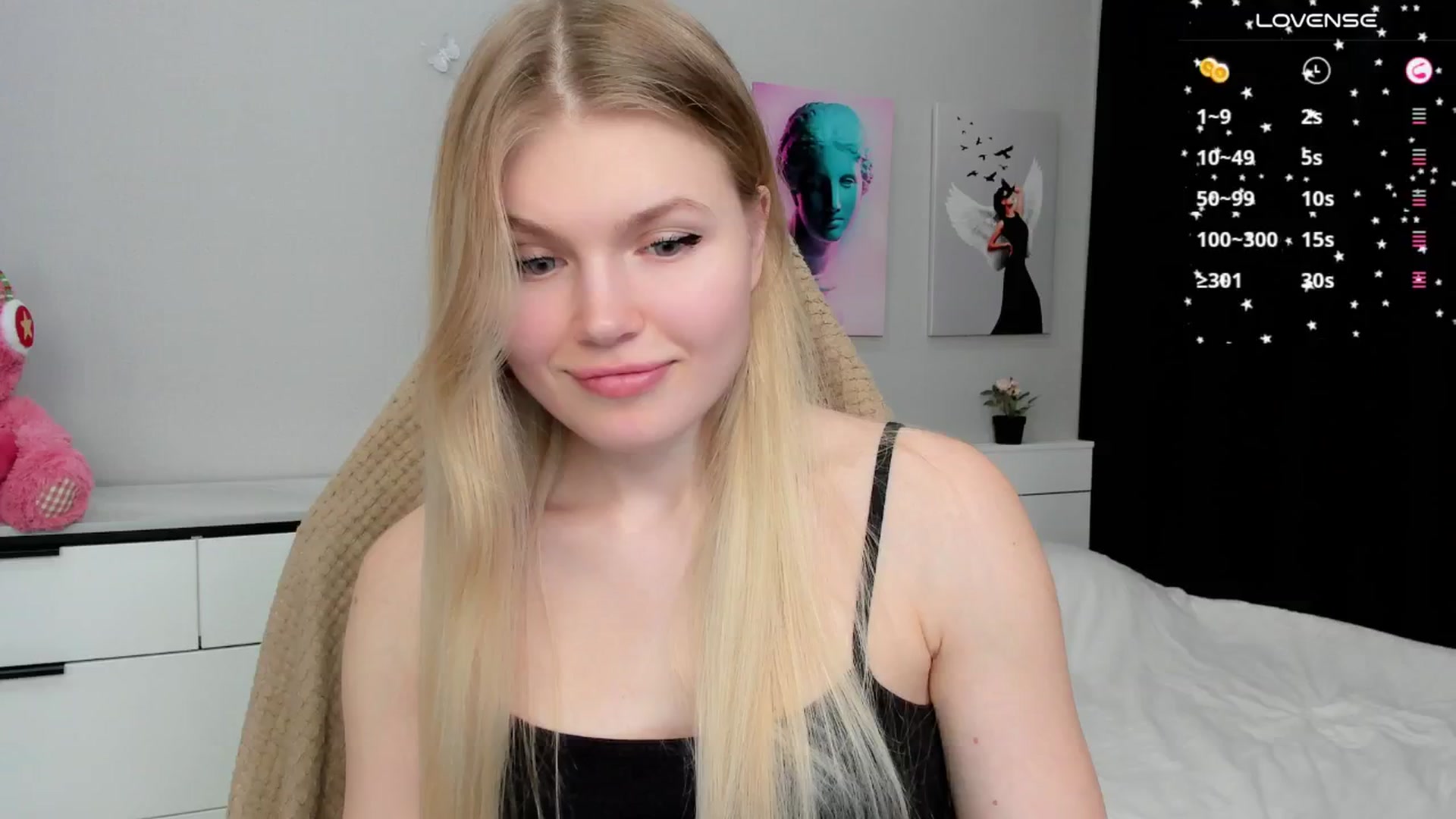 Gallery image thumbnail from Effie_Cute's myfreecams stream on, 12/02/2024, 09:06 image 13 of 20