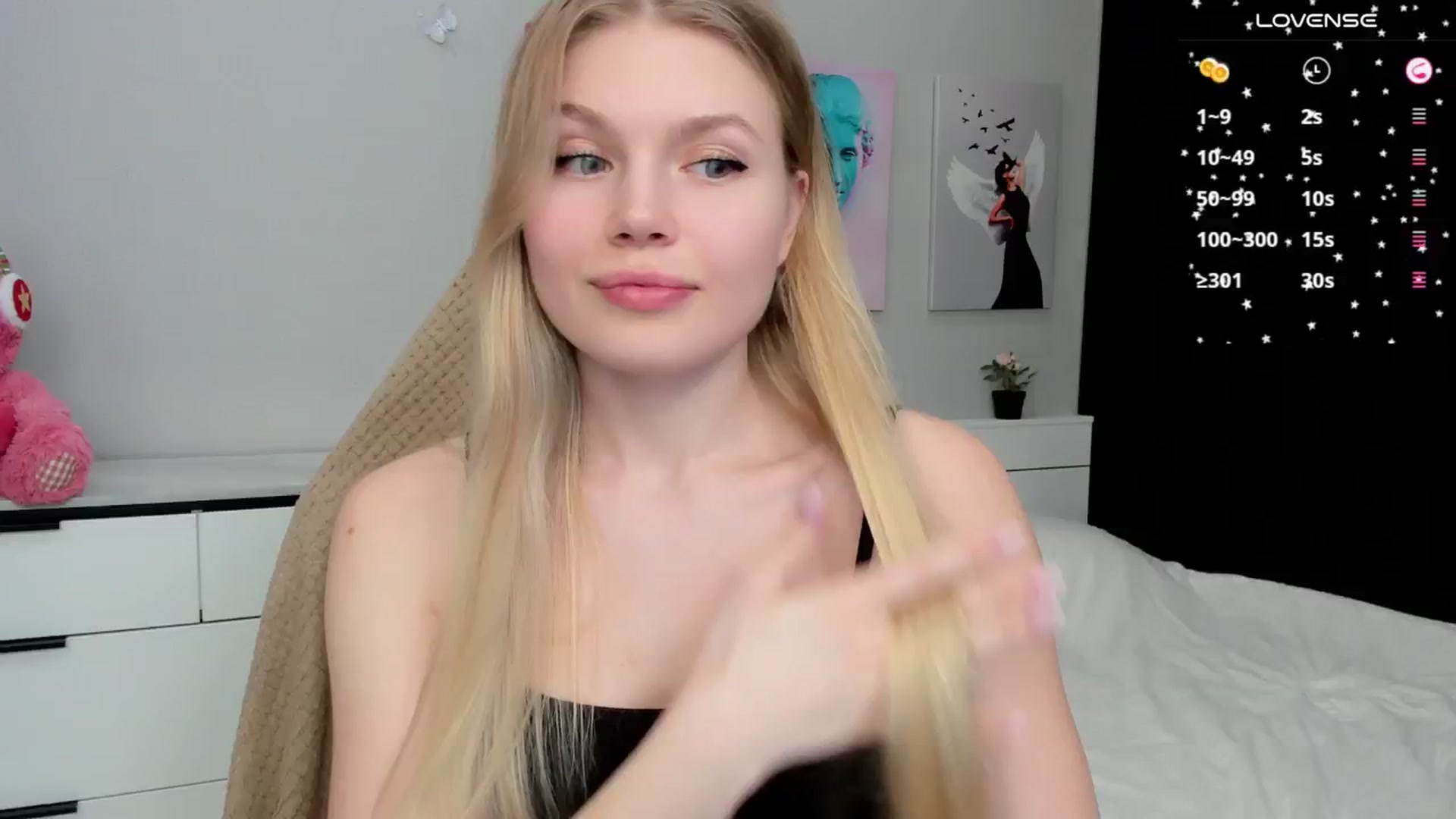 Gallery image thumbnail from Effie_Cute's myfreecams stream on, 12/02/2024, 09:06 image 18 of 20
