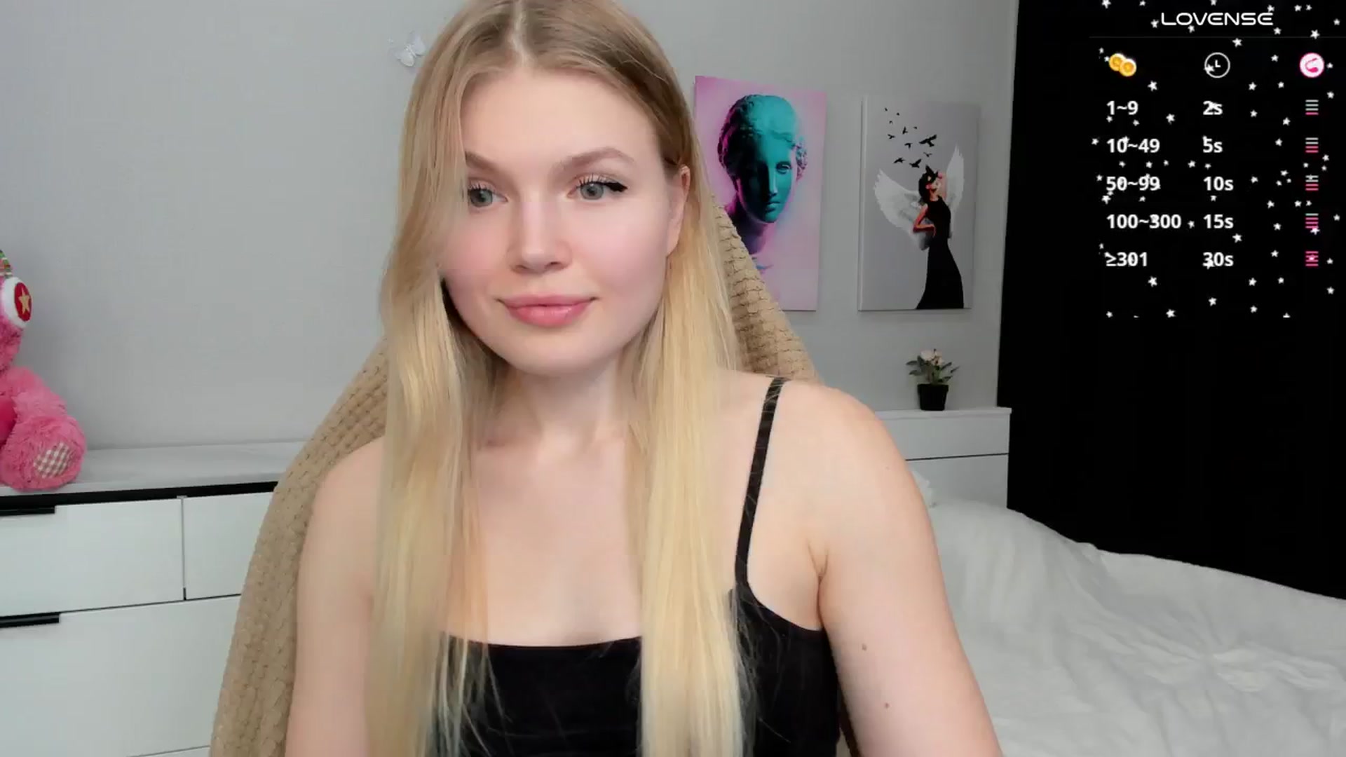 Gallery image thumbnail from Effie_Cute's myfreecams stream on, 12/02/2024, 09:06 image 14 of 20