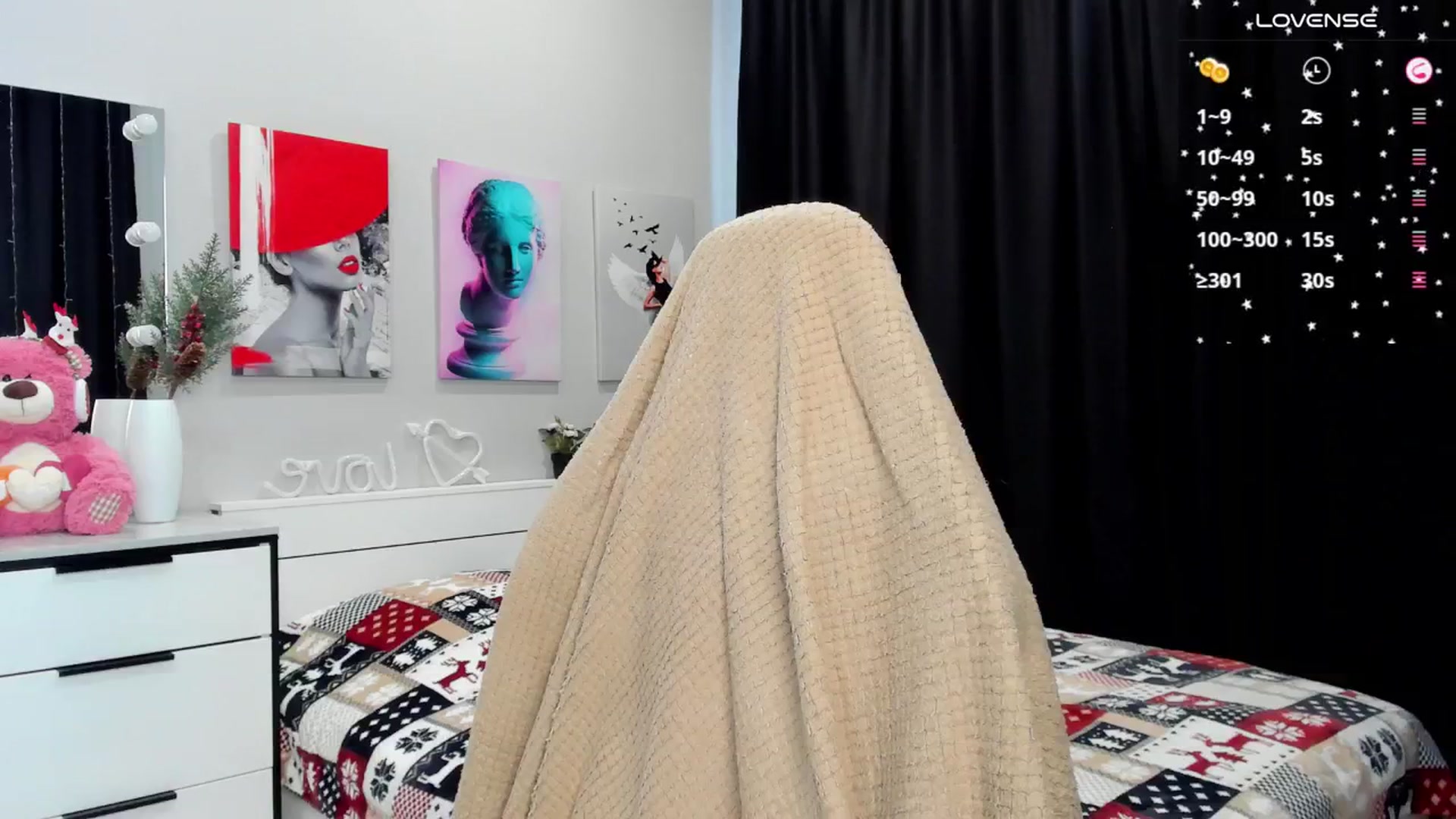 Gallery image thumbnail from Effie_Cute's myfreecams stream on, 01/06/2025, 07:50 image 3 of 20