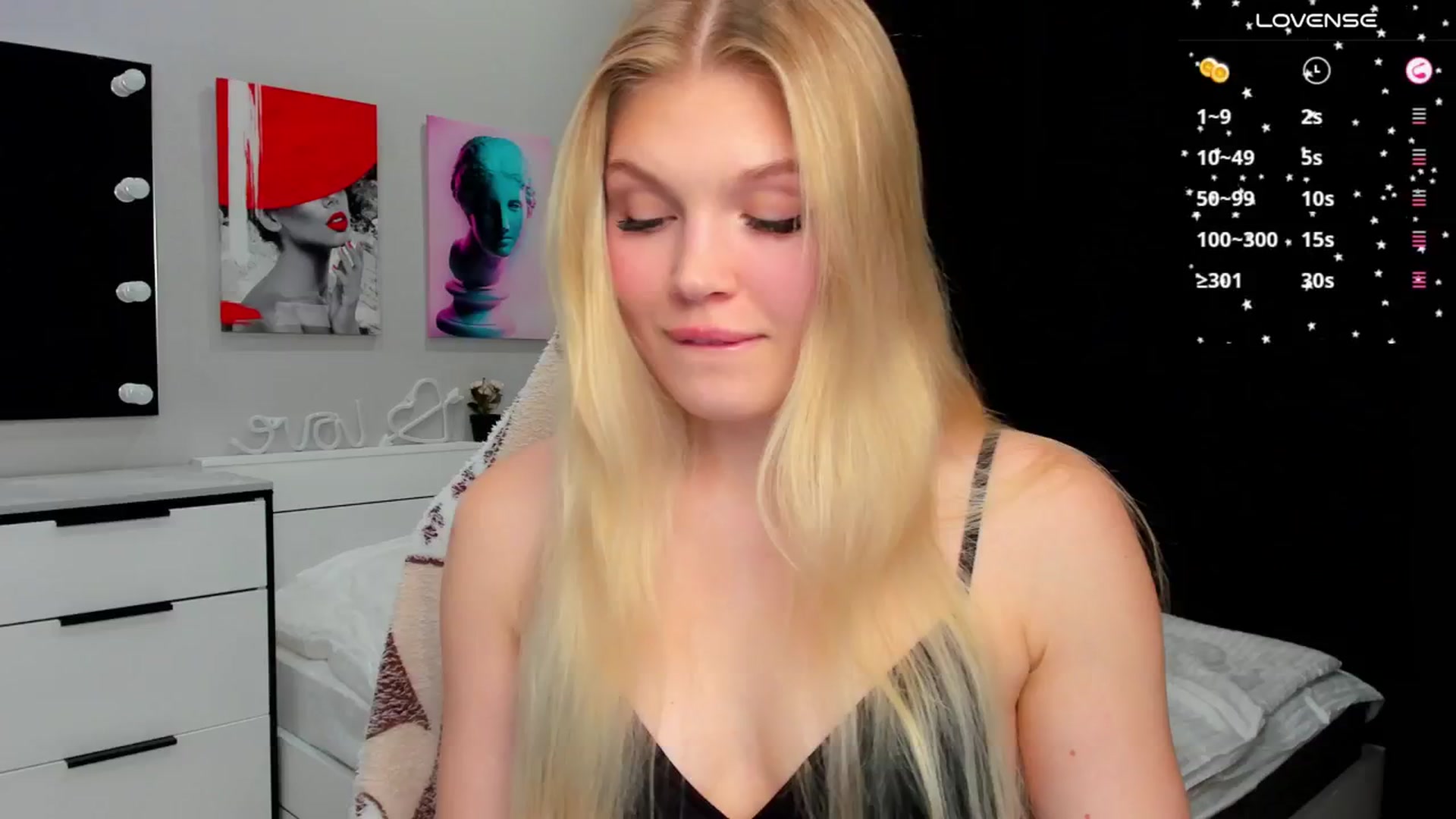 Gallery image thumbnail from Effie_Cute's myfreecams stream on, 04/26/2025, 15:43 image 5 of 20