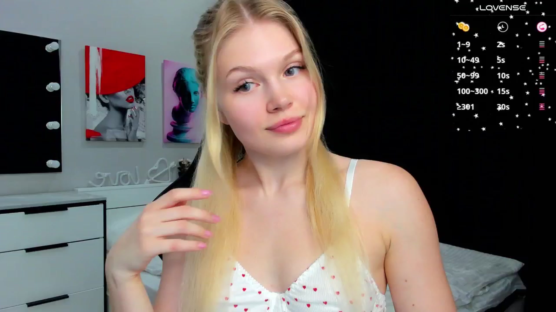 Gallery image thumbnail from Effie_Cute's myfreecams stream on, 04/27/2025, 16:27 image 10 of 20