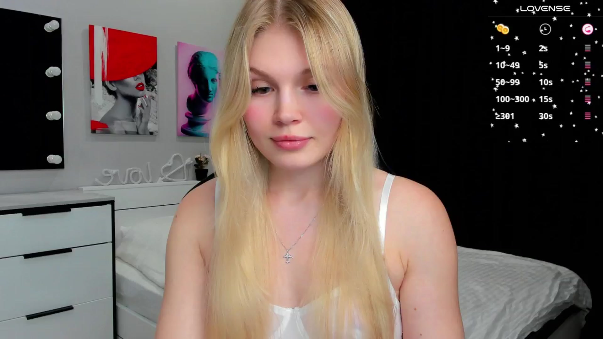 Gallery image thumbnail from Effie_Cute's myfreecams stream on, 04/28/2025, 16:01 image 6 of 20