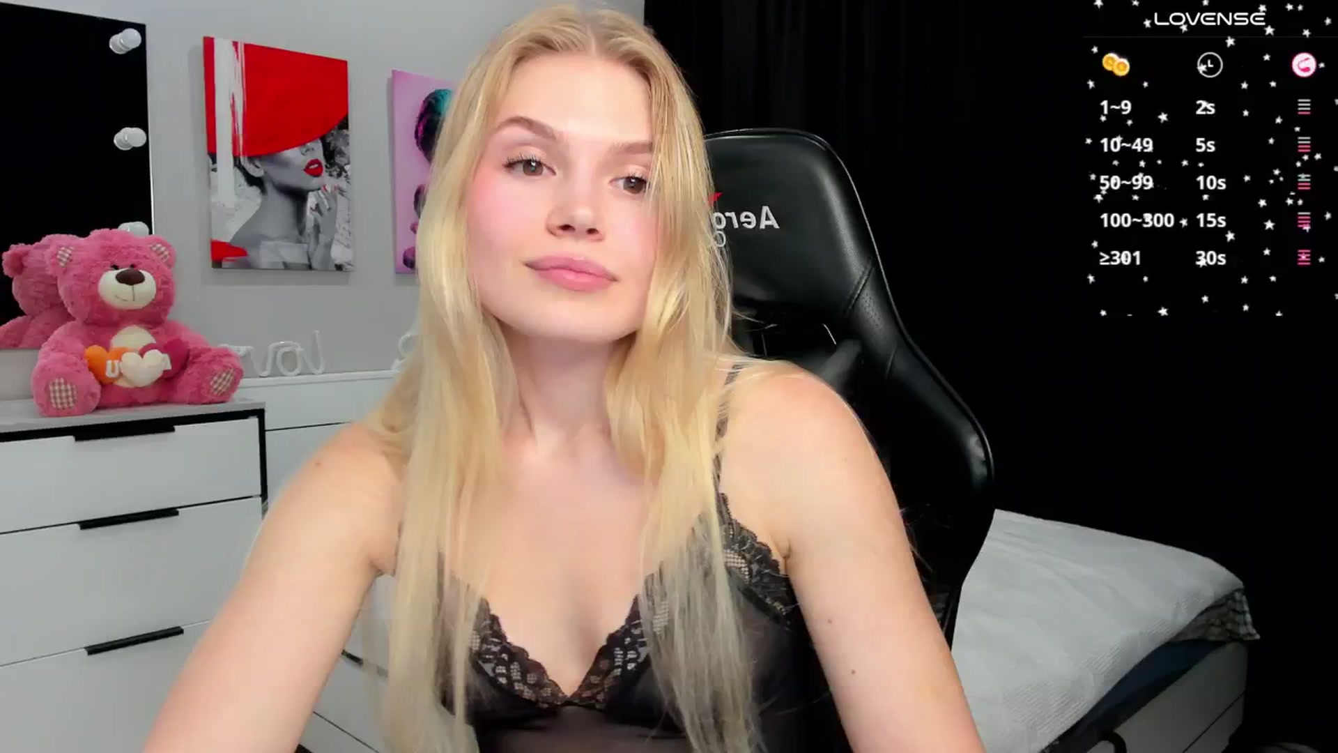 Gallery image thumbnail from Effie_Cute's myfreecams stream on, 05/19/2025, 16:54 image 6 of 20
