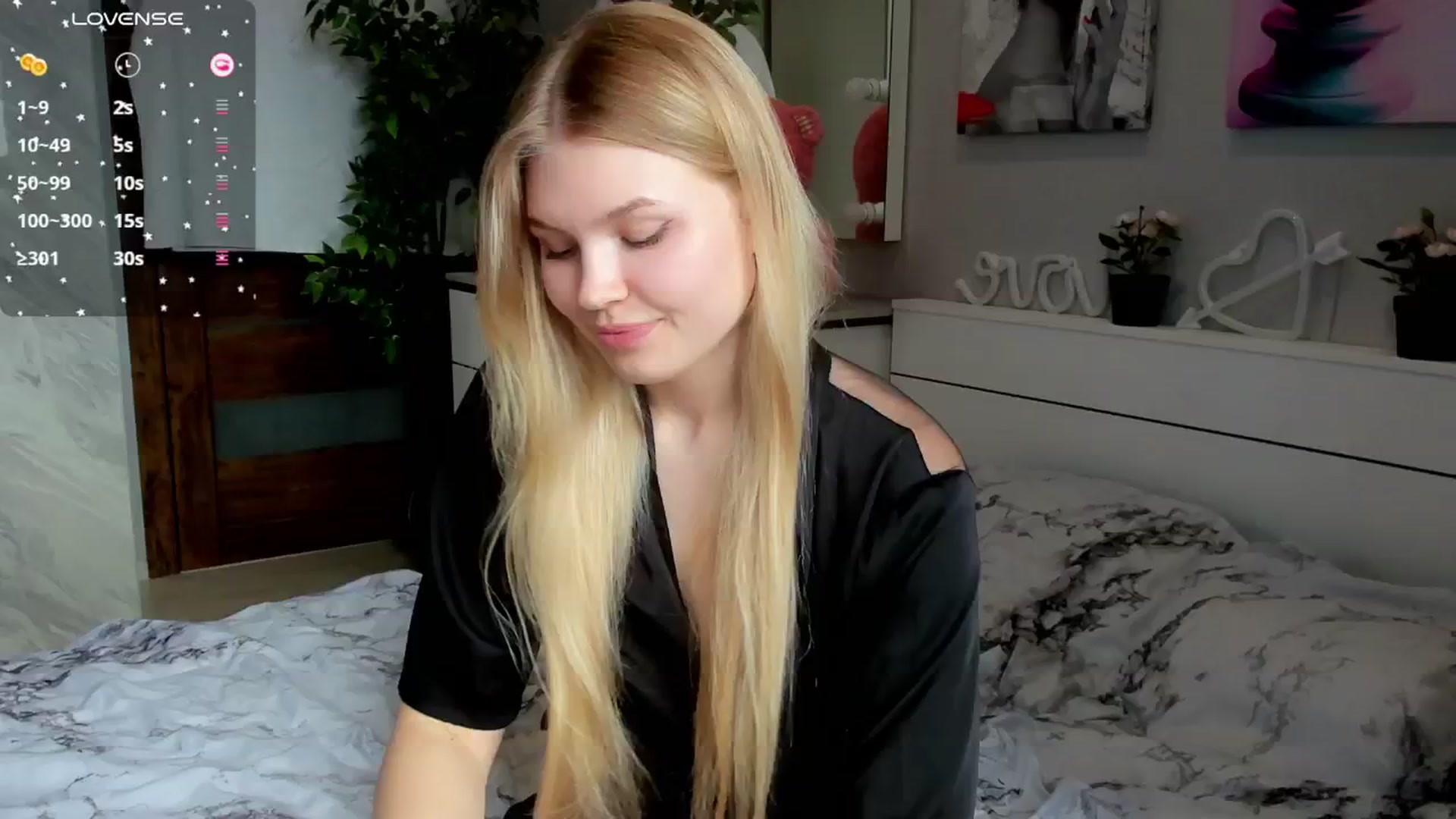 Gallery image thumbnail from Effie_Cute's myfreecams stream on, 06/06/2025, 07:08 image 14 of 20