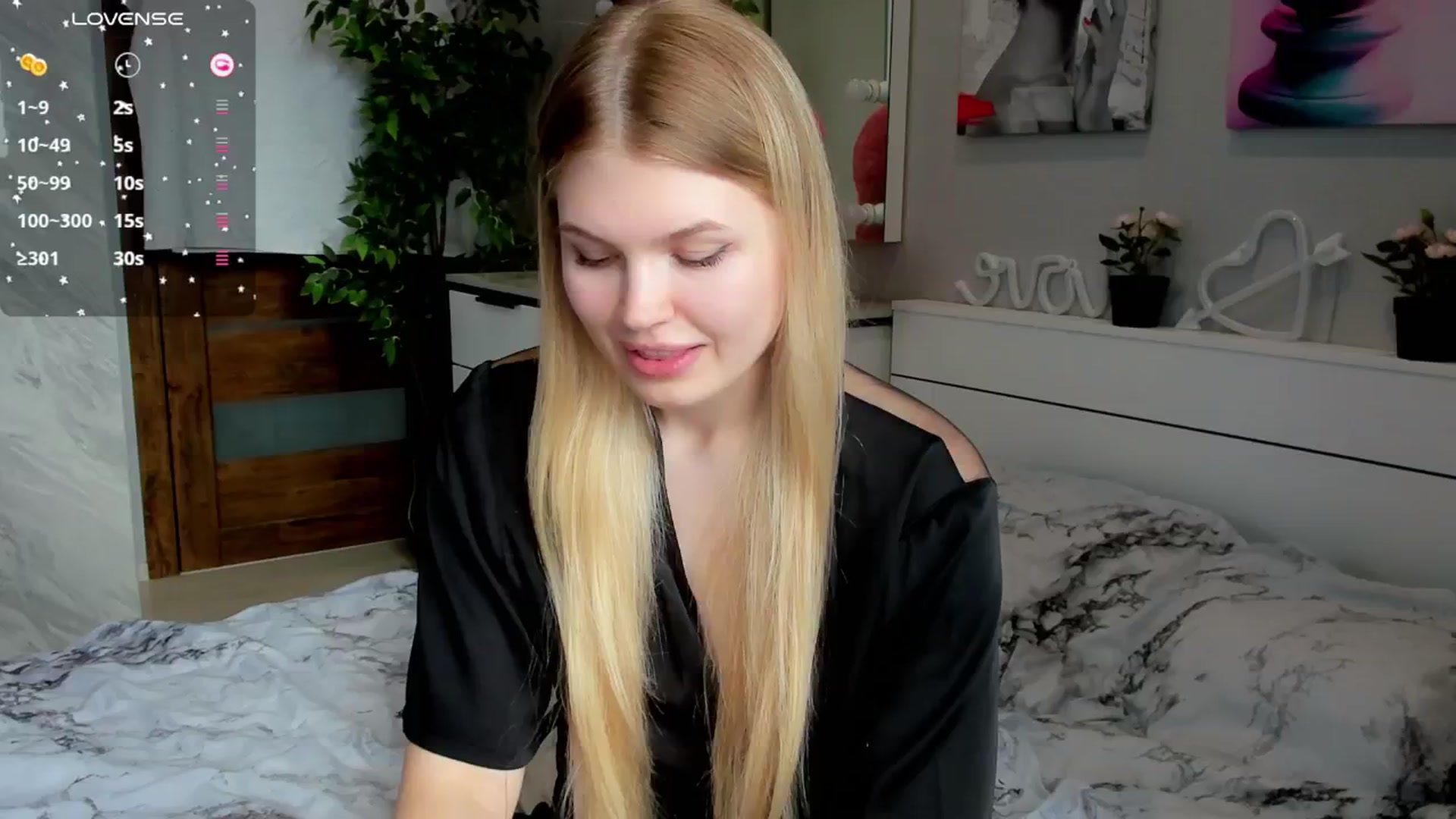 Gallery image thumbnail from Effie_Cute's myfreecams stream on, 06/06/2025, 07:08 image 15 of 20