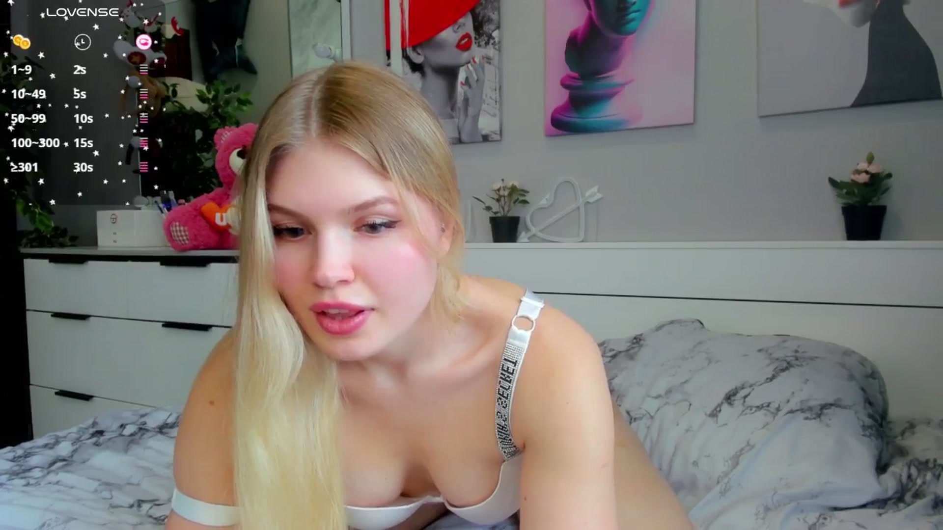 Gallery image thumbnail from Effie_Cute's myfreecams stream on, 06/09/2025, 05:28 image 4 of 20