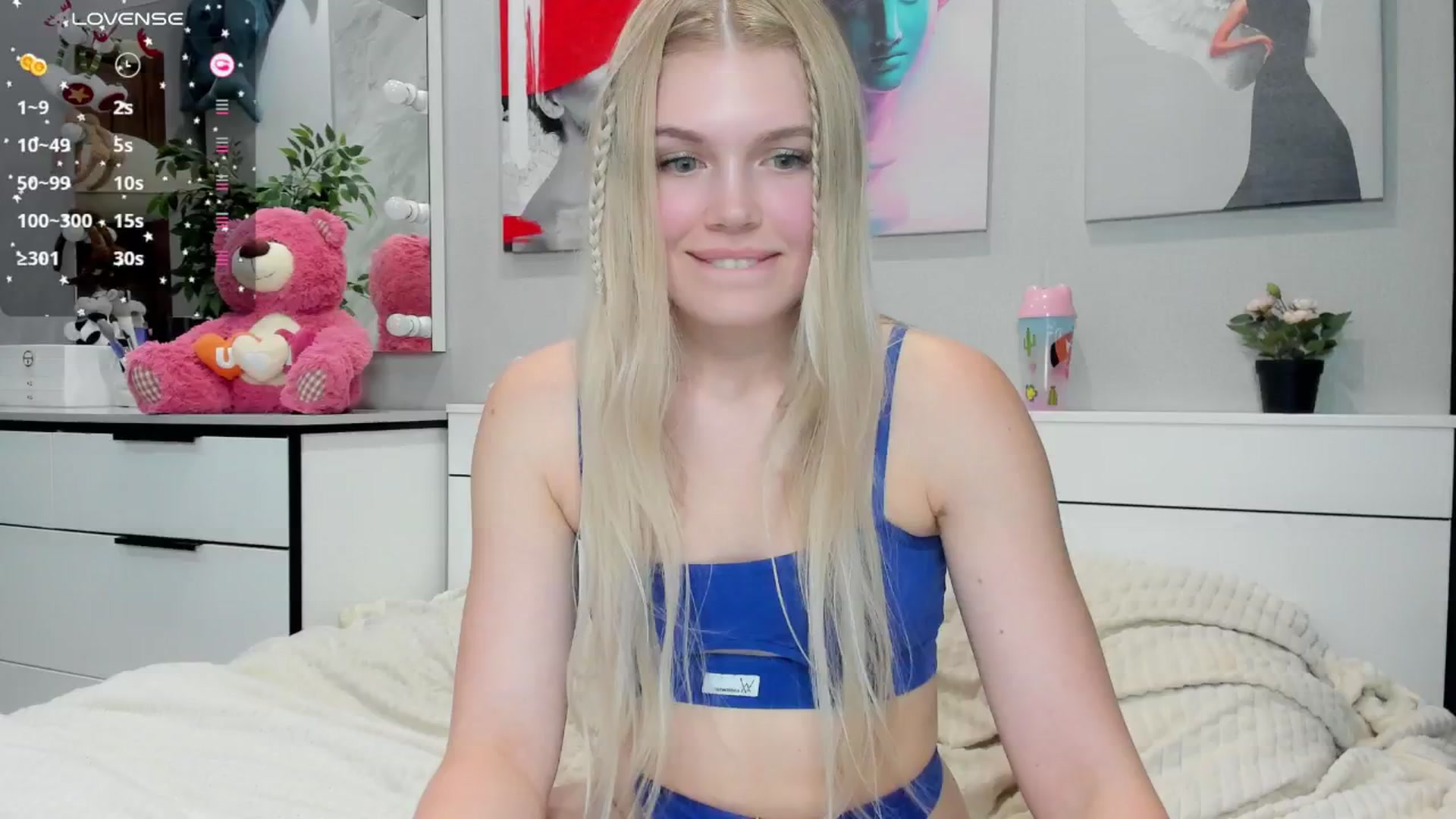 Gallery image thumbnail from Effie_Cute's myfreecams stream on, 06/23/2025, 16:32 image 17 of 20