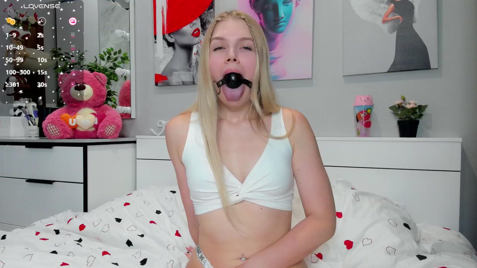 Gallery image thumbnail from Effie_Cute's myfreecams stream on, 06/24/2025, 17:15 image 7 of 20