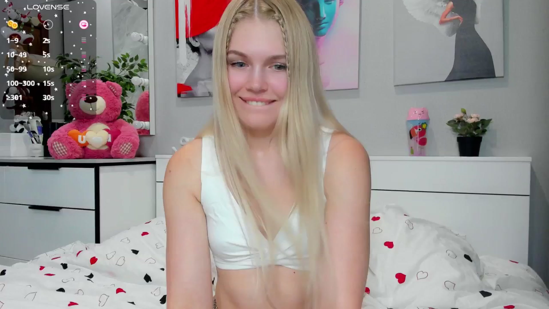 Gallery image thumbnail from Effie_Cute's myfreecams stream on, 06/24/2025, 17:15 image 9 of 20