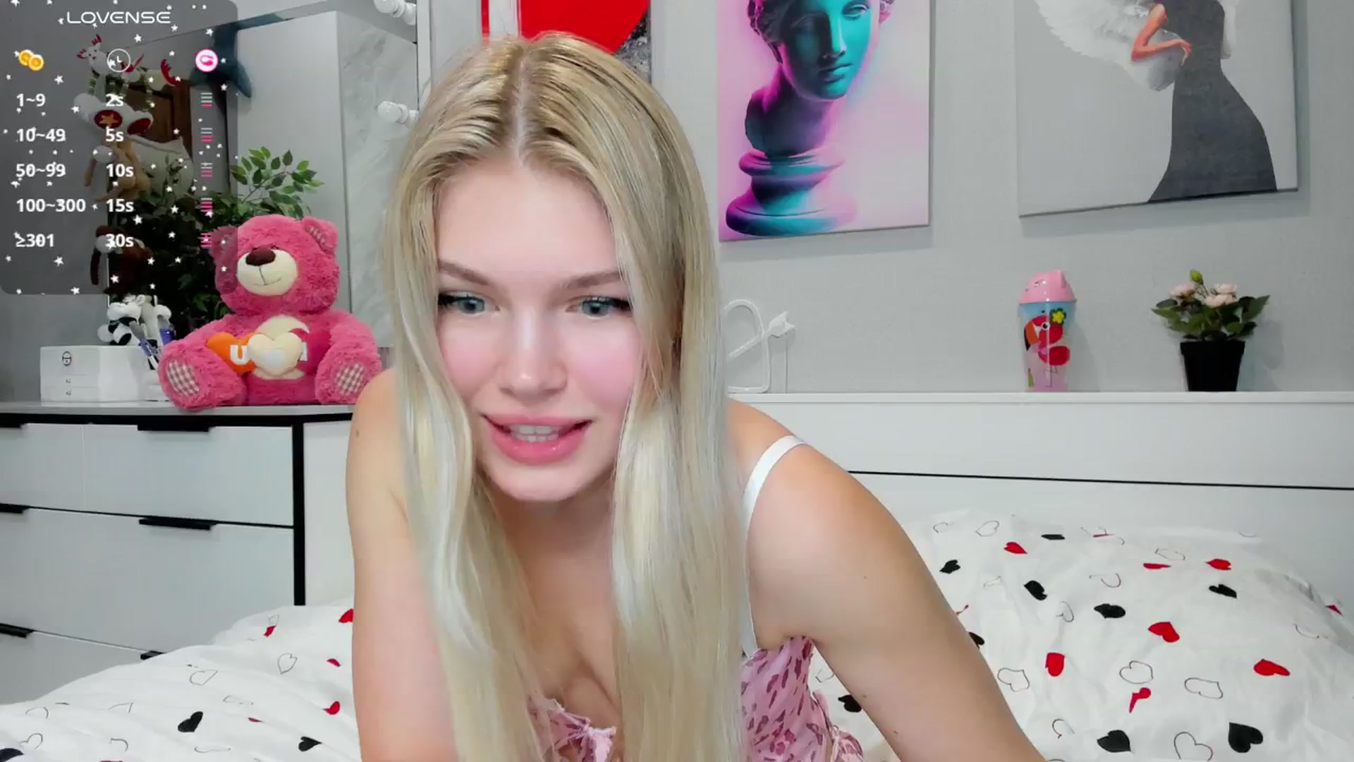Gallery image thumbnail from Effie_Cute's myfreecams stream on, 06/25/2025, 15:43 image 8 of 20