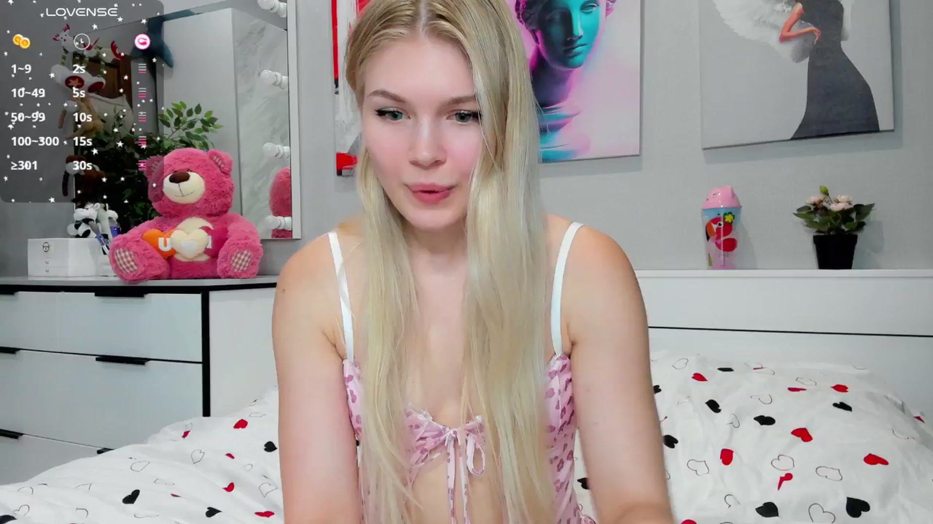 Gallery image thumbnail from Effie_Cute's myfreecams stream on, 06/25/2025, 15:43 image 11 of 20