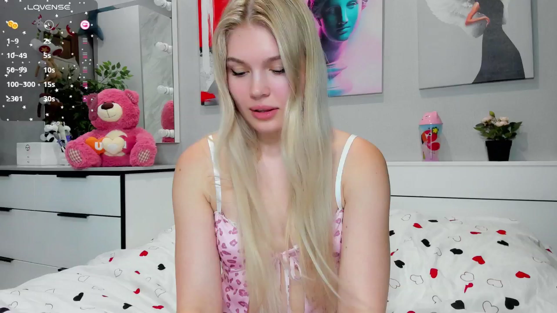 Gallery image thumbnail from Effie_Cute's myfreecams stream on, 06/25/2025, 15:43 image 13 of 20