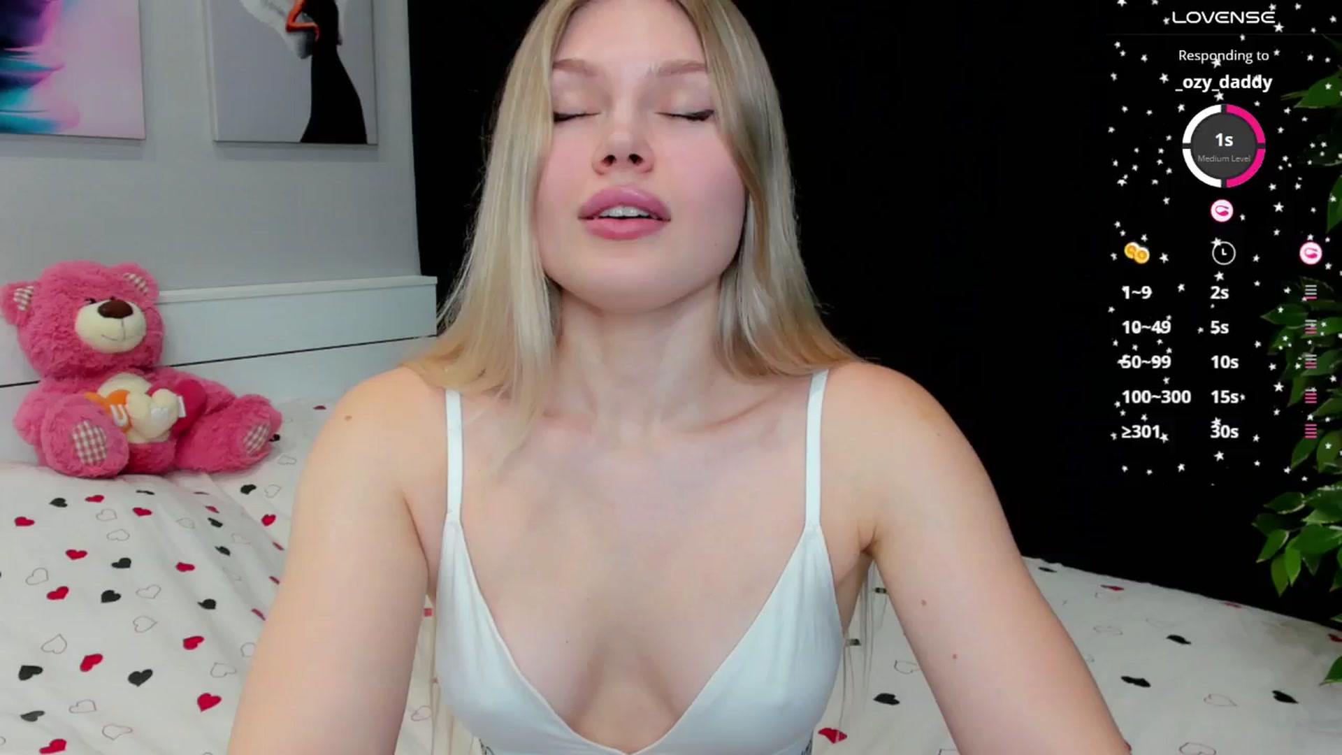 Gallery image thumbnail from Effie_Cute's myfreecams stream on, 11/18/2025, 05:43 image 12 of 20