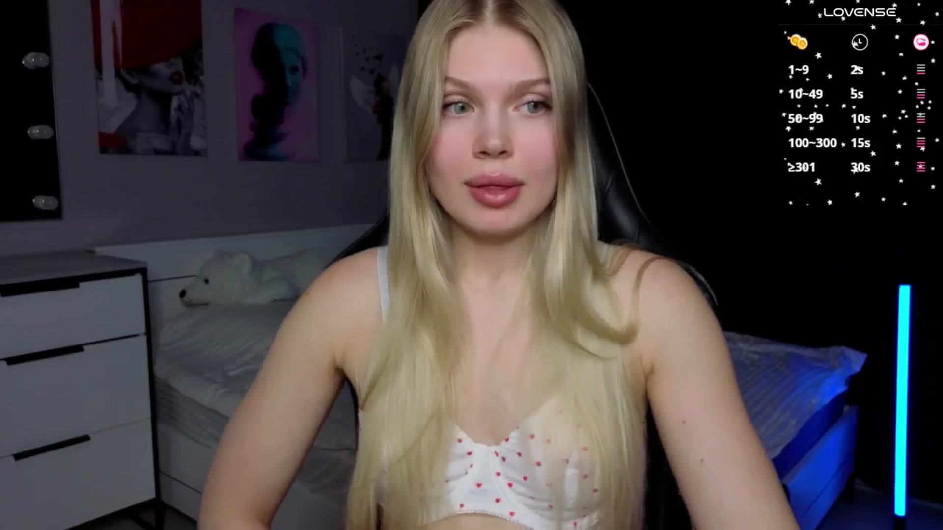 Gallery image thumbnail from Effie_Cute's myfreecams stream on, 12/08/2025, 15:26 image 12 of 20