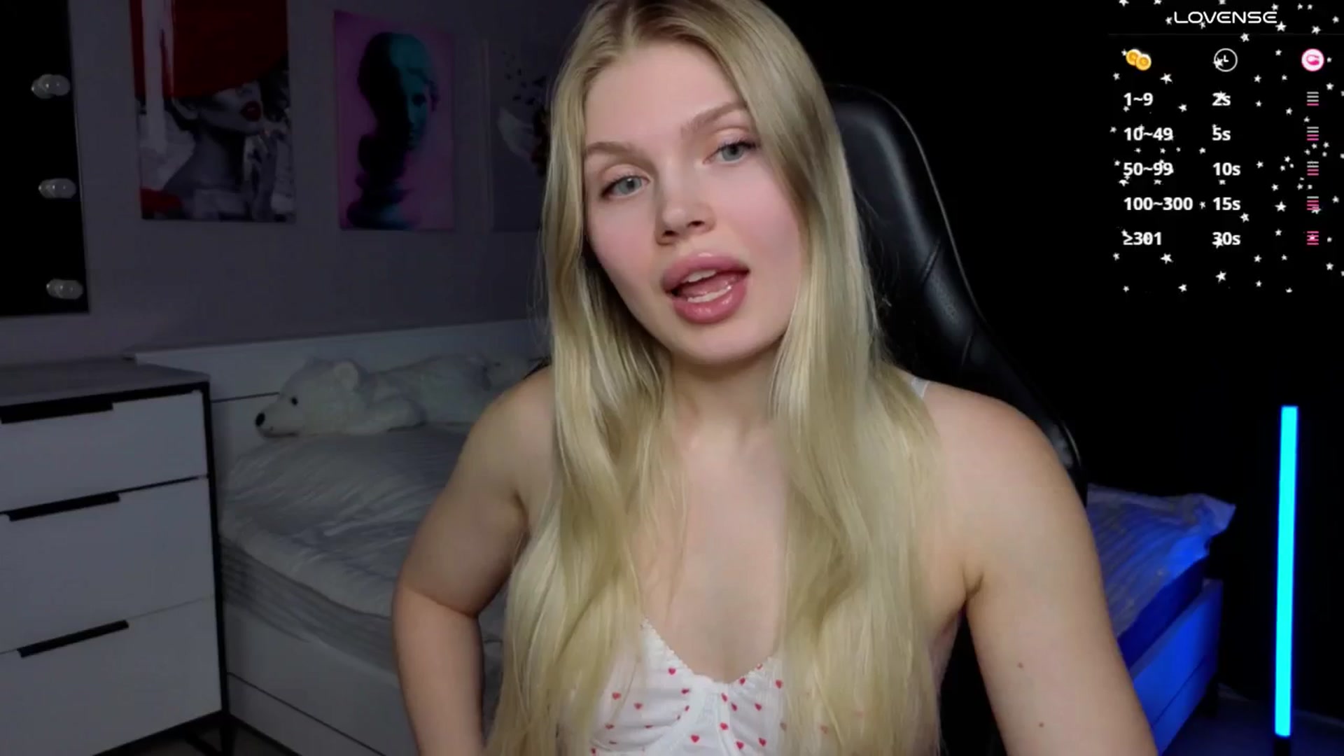 Gallery image thumbnail from Effie_Cute's myfreecams stream on, 12/08/2025, 15:26 image 7 of 20