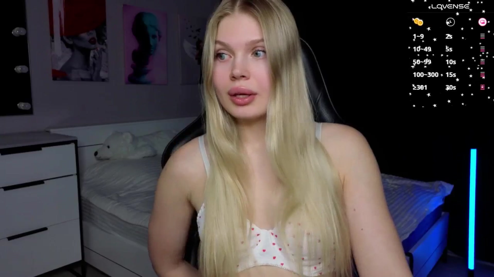Gallery image thumbnail from Effie_Cute's myfreecams stream on, 12/08/2025, 15:26 image 11 of 20