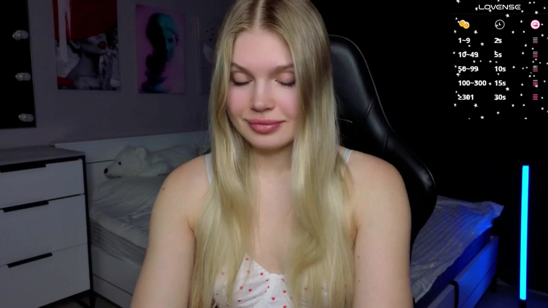 Gallery image thumbnail from Effie_Cute's myfreecams stream on, 12/08/2025, 15:26 image 9 of 20