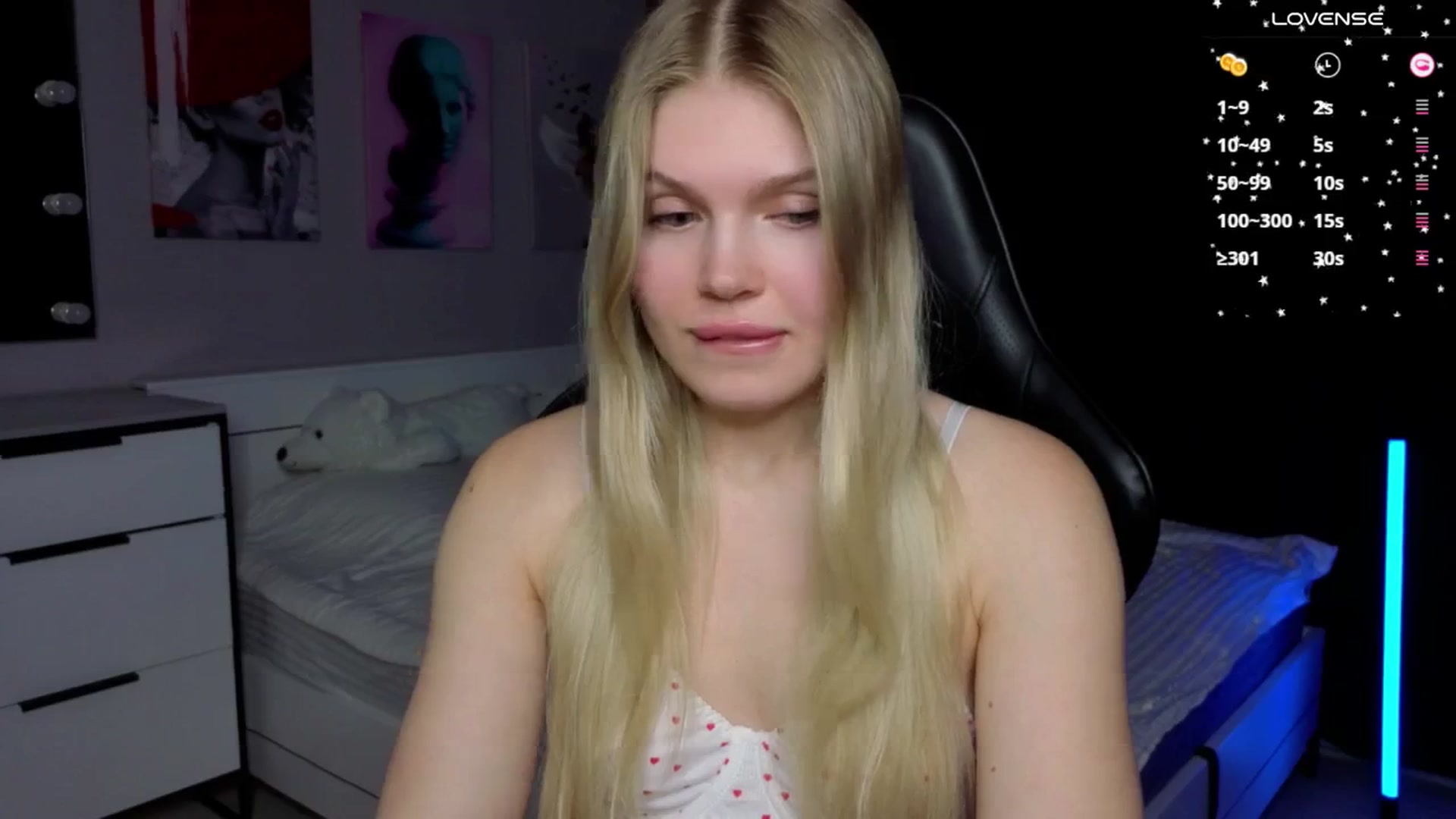 Gallery image thumbnail from Effie_Cute's myfreecams stream on, 12/08/2025, 15:26 image 8 of 20