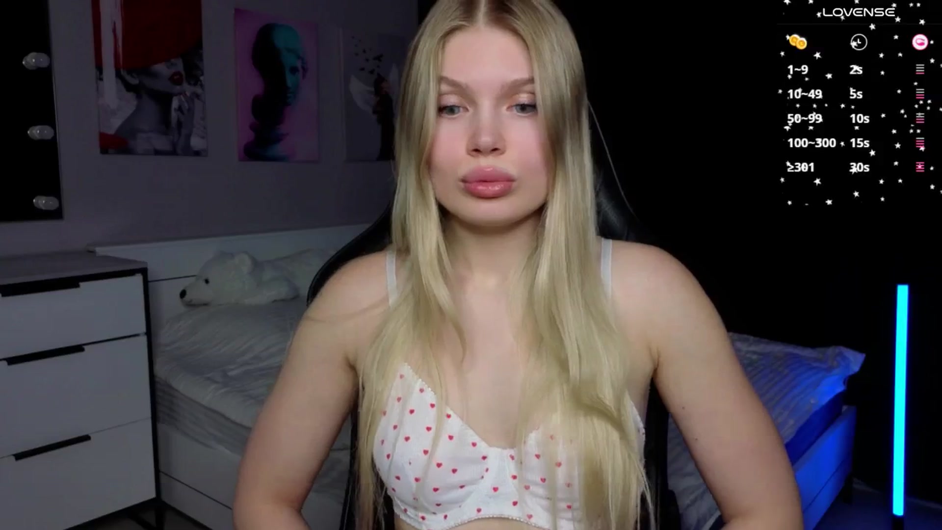 Gallery image thumbnail from Effie_Cute's myfreecams stream on, 12/08/2025, 15:26 image 16 of 20