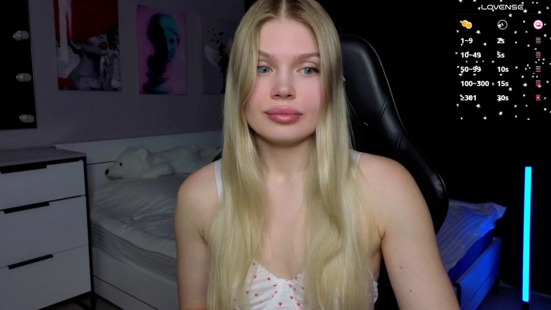 Gallery image thumbnail from Effie_Cute's myfreecams stream on, 12/08/2025, 15:26 image 10 of 20