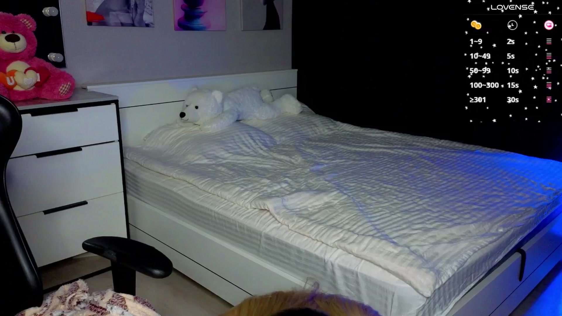 Gallery image thumbnail from Effie_Cute's myfreecams stream on, 12/15/2025, 05:03 image 1 of 20