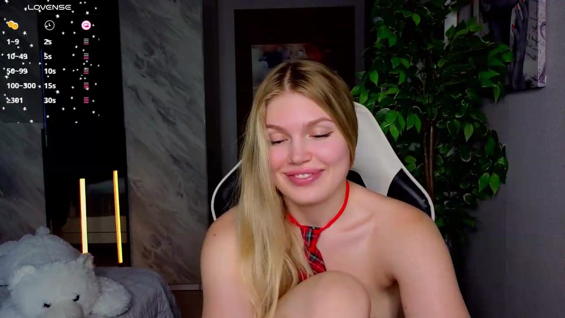 Gallery image thumbnail from Effie_Cute's myfreecams stream on, 06/14/2026, 10:00 image 14 of 20