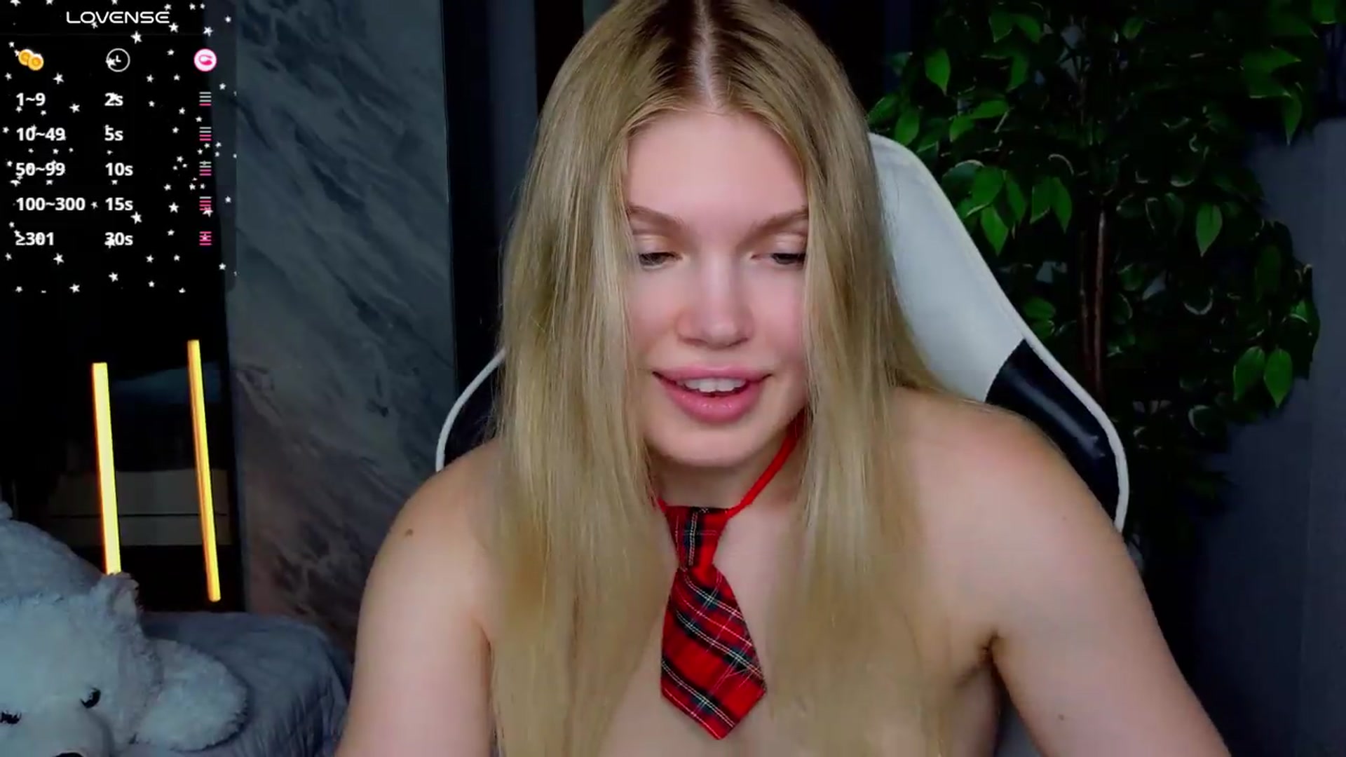 Gallery image thumbnail from Effie_Cute's myfreecams stream on, 06/14/2026, 10:00 image 15 of 20