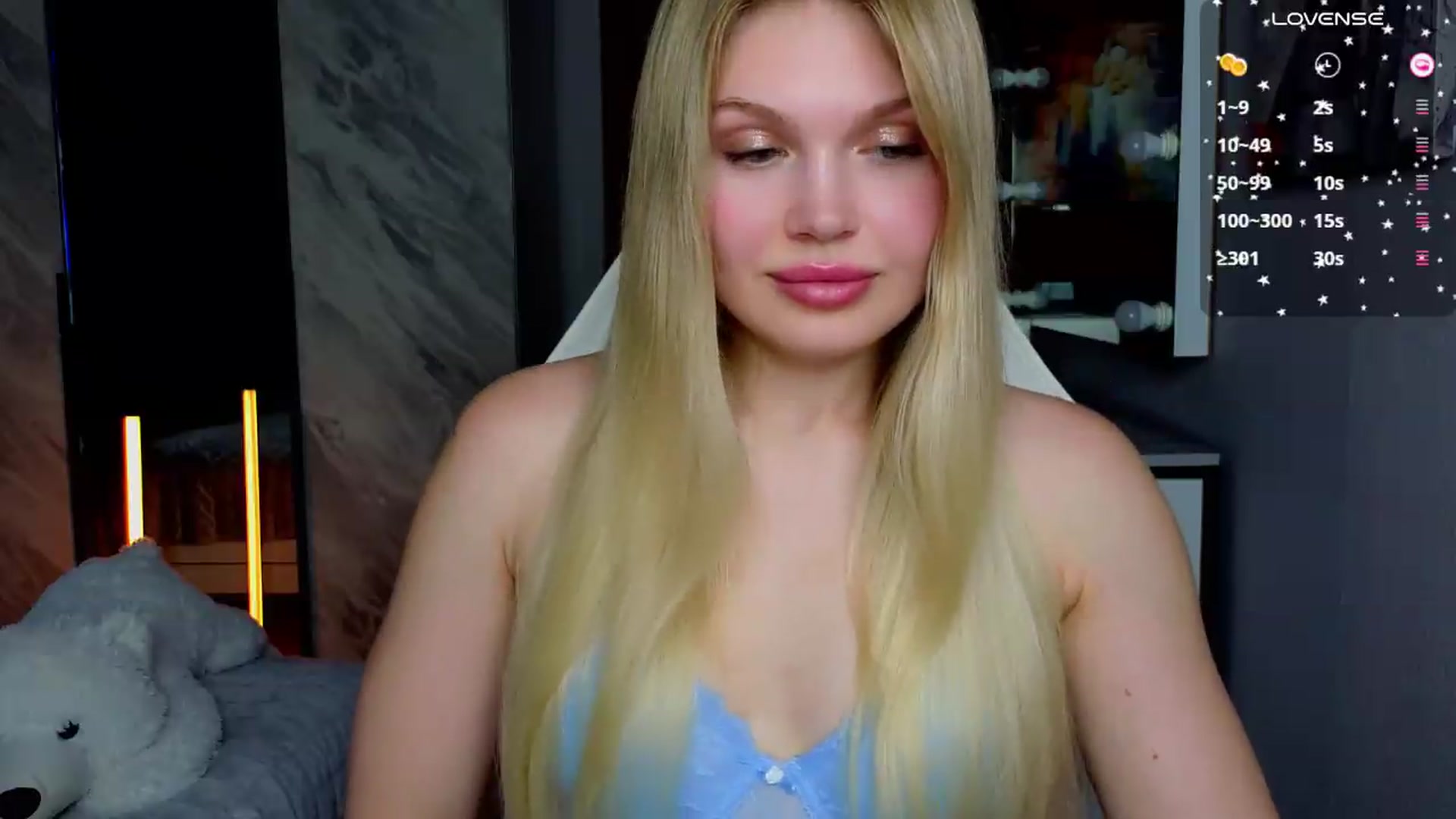 Gallery image thumbnail from Effie_Cute's myfreecams stream on, 06/25/2026, 11:32 image 10 of 20