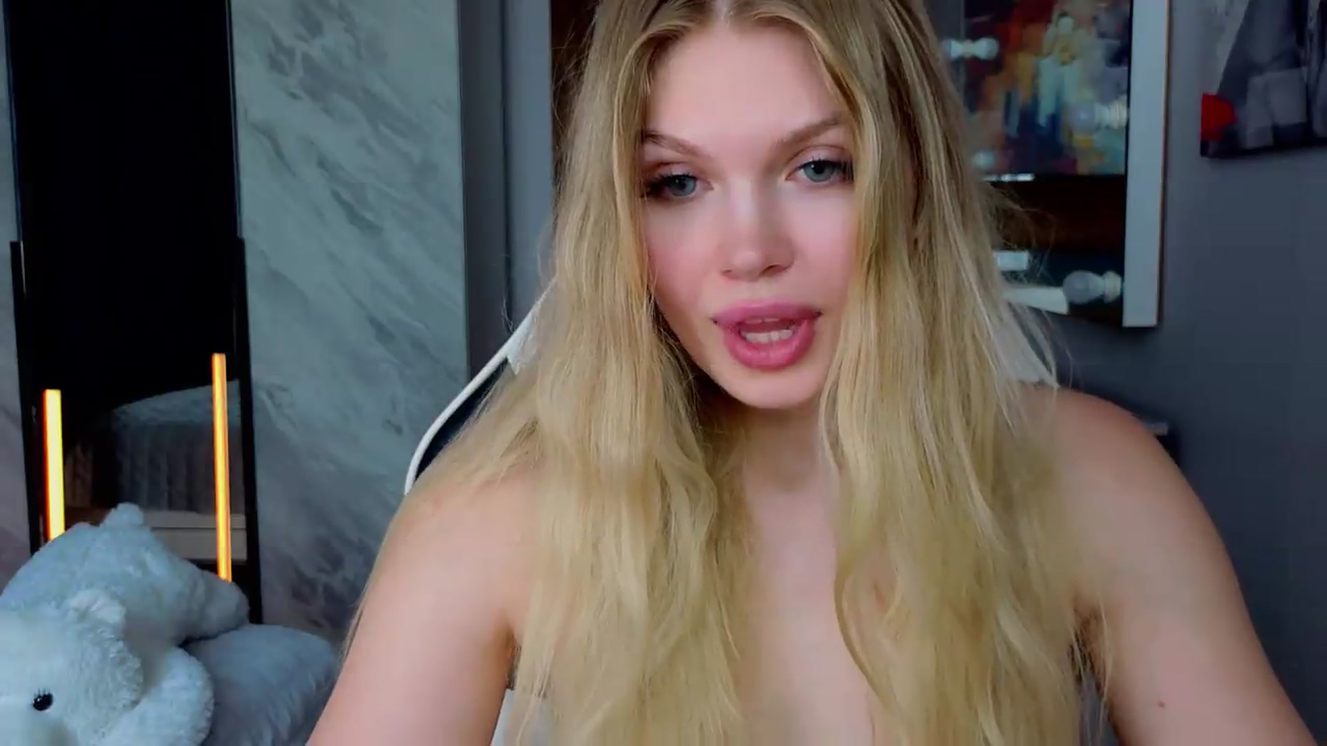 Gallery image thumbnail from Effie_Cute's myfreecams stream on, 06/29/2026, 08:12 image 19 of 20