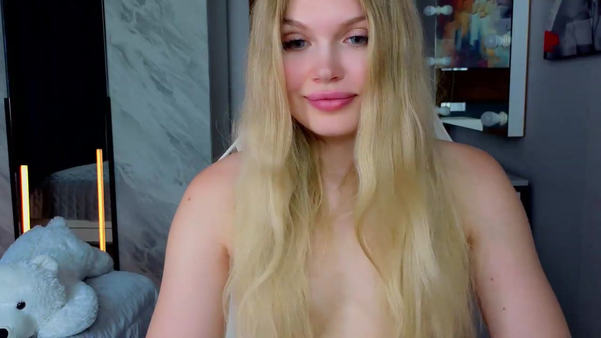 Gallery image thumbnail from Effie_Cute's myfreecams stream on, 06/29/2026, 08:12 image 9 of 20