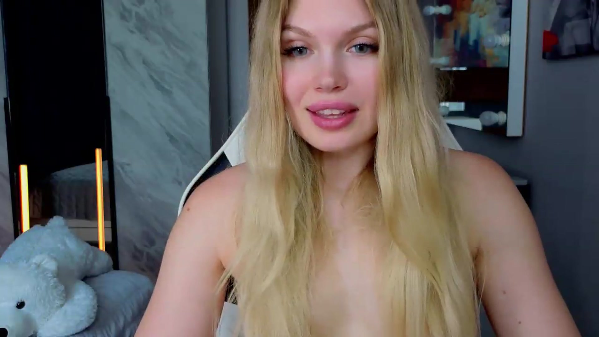 Gallery image thumbnail from Effie_Cute's myfreecams stream on, 06/29/2026, 08:12 image 7 of 20