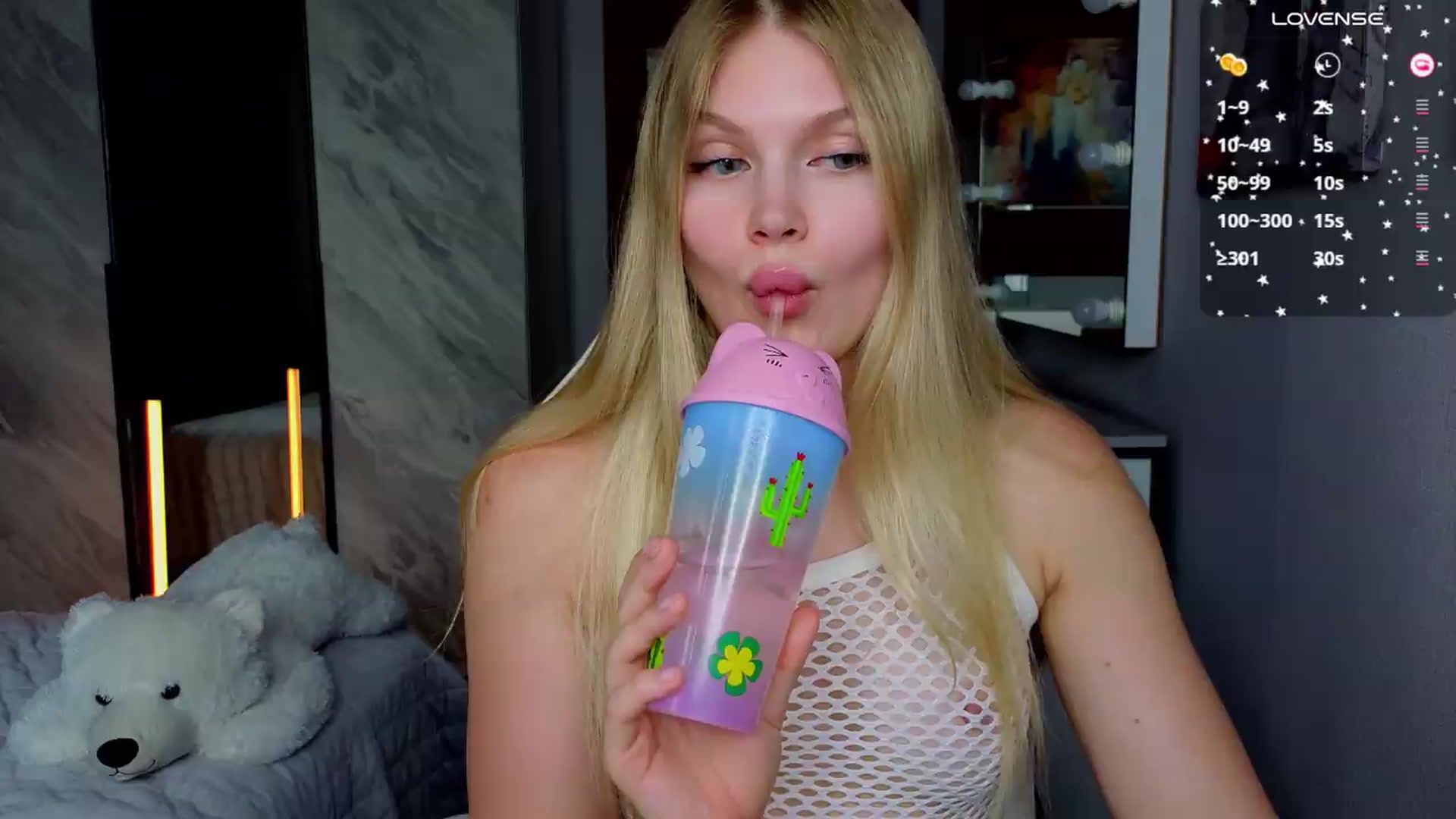 Gallery image thumbnail from Effie_Cute's myfreecams stream on, 07/16/2026, 09:32 image 12 of 20