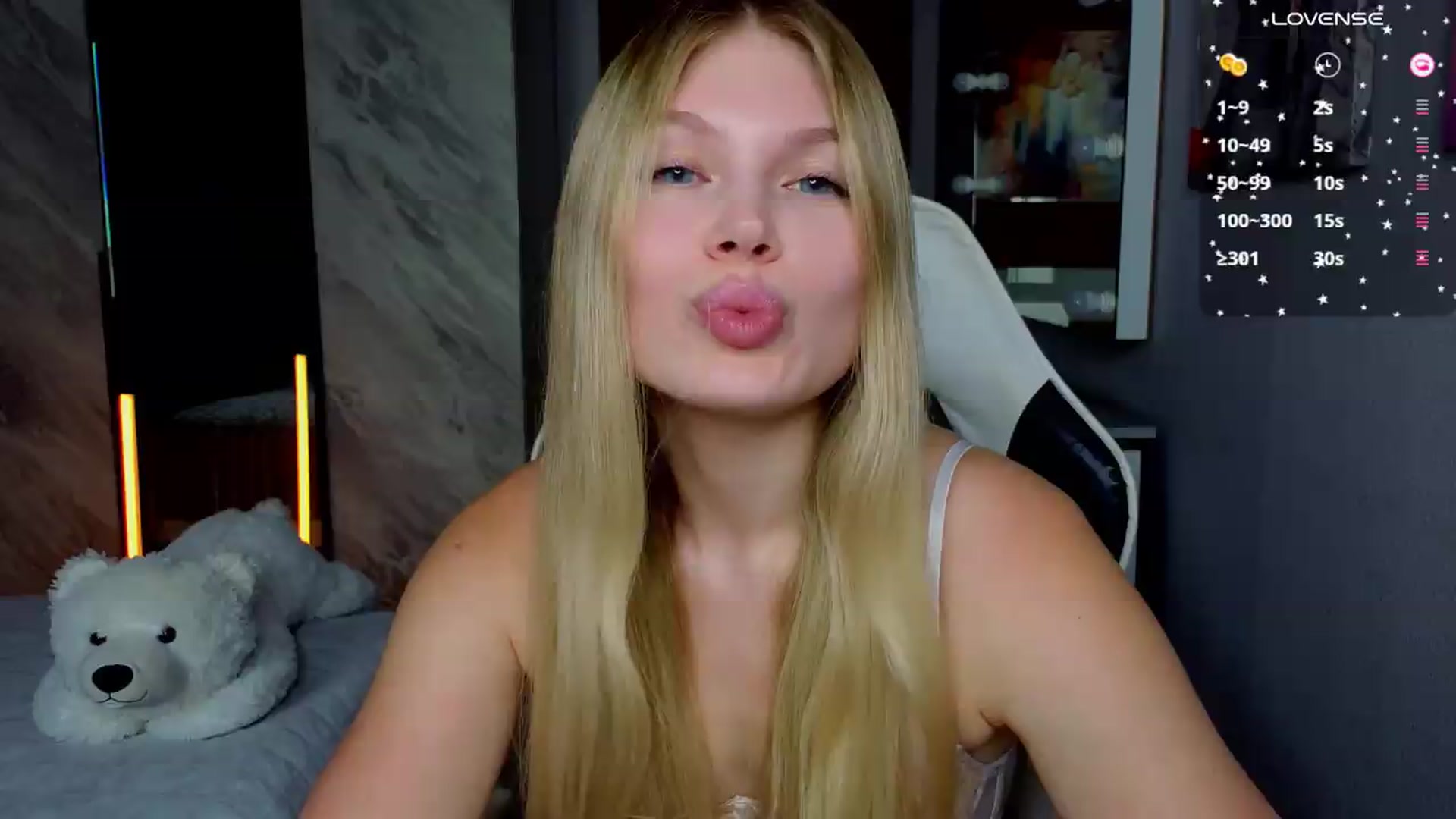 Gallery image thumbnail from Effie_Cute's myfreecams stream on, 07/22/2026, 06:53 image 10 of 20