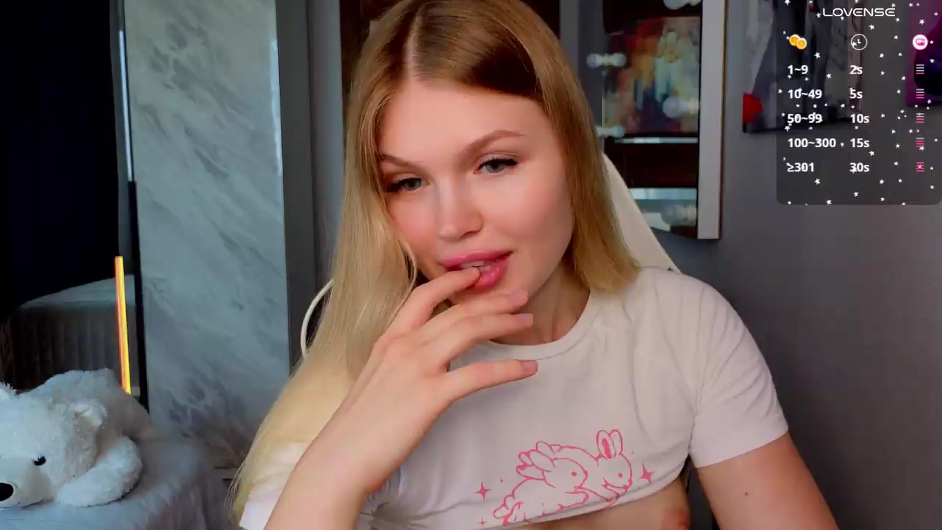 Gallery image thumbnail from Effie_Cute's myfreecams stream on, 08/04/2026, 06:21 image 17 of 20