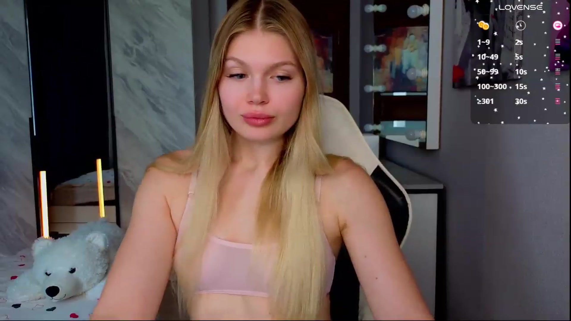 Gallery image thumbnail from Effie_Cute's myfreecams stream on, 08/19/2026, 06:17 image 10 of 20