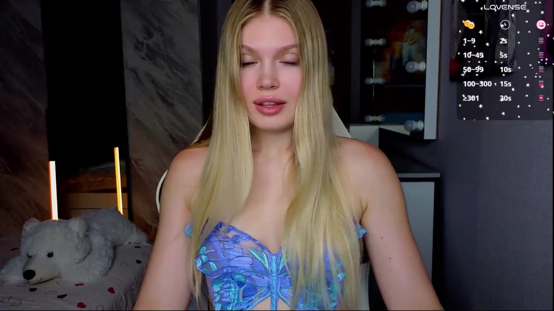 Gallery image thumbnail from Effie_Cute's myfreecams stream on, 08/20/2026, 10:23 image 4 of 20