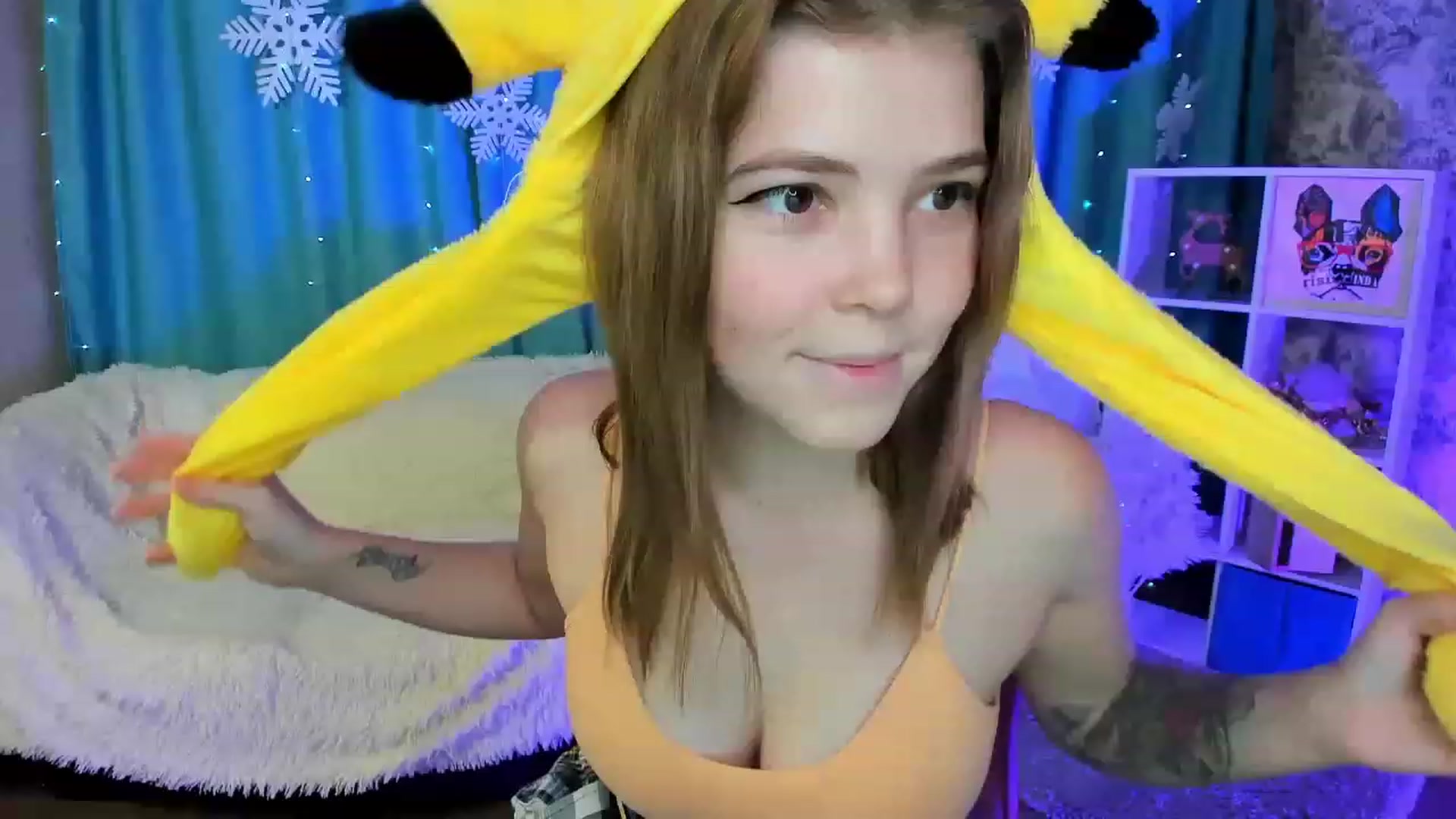 Gallery image thumbnail from EffyShy's myfreecams stream on, 12/03/2022, 19:25 image 12 of 20