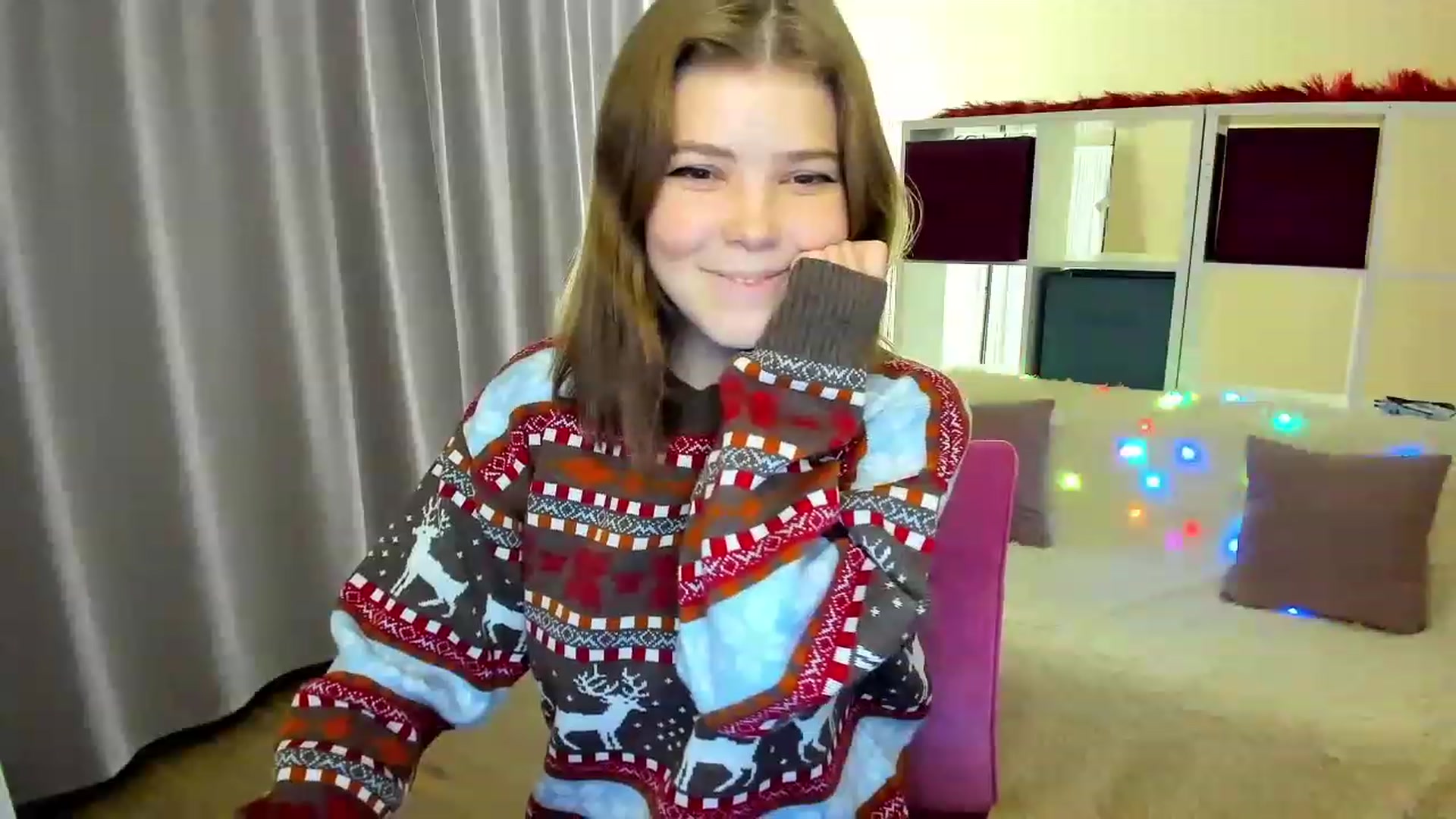 Gallery image thumbnail from EffyShy's myfreecams stream on, 12/10/2022, 18:17 image 2 of 20