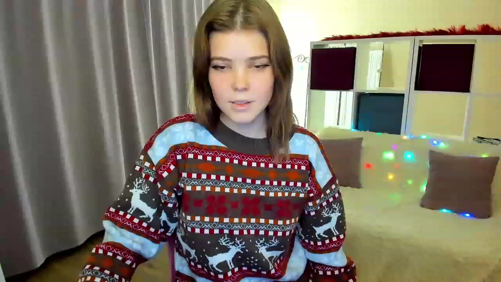 Gallery image thumbnail from EffyShy's myfreecams stream on, 12/10/2022, 20:00 image 3 of 20